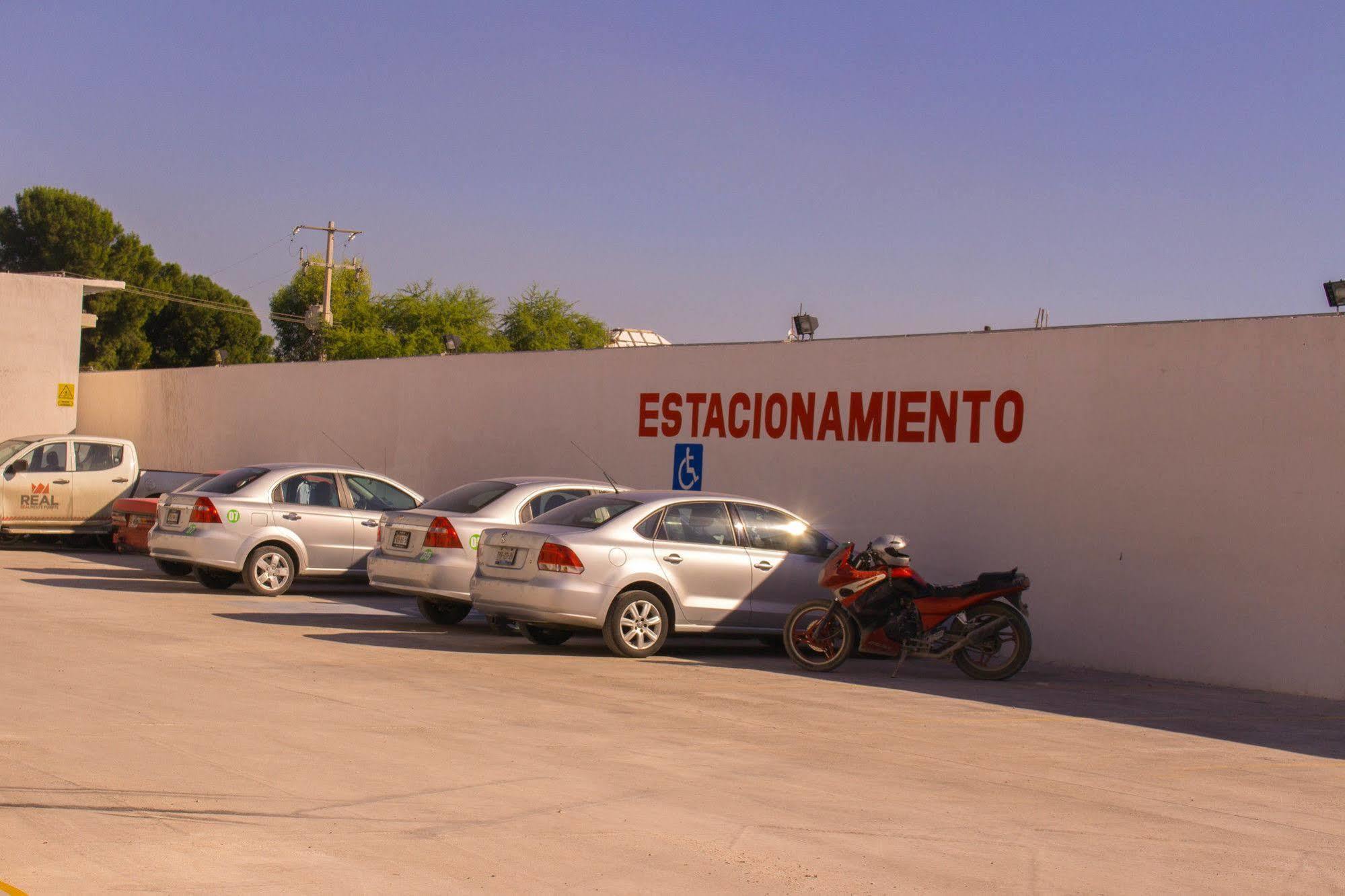 Capital Hotel Monclova Luaran gambar